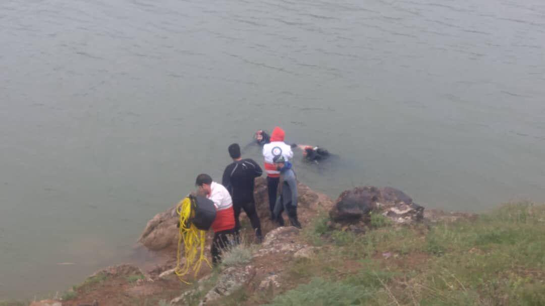 خبرنگاران مادری برای نجات فرزندش در رودخانه سیستان غرق شد