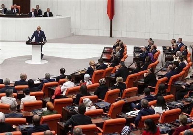 پارلمان ترکیه: اظهارات ماکرون می تواند درگیری عمیقی بین مجلس ترکیه: اظهارات ماکرون می تواند درگیری عمیقی بین پیروان ادیان مختلف ایجاد کند