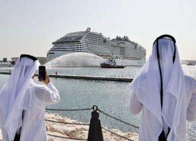 تصاویر لحظه پهلو گرفتن نخستین کشتی کروز در بندر دوحه ، داخل کشتی لاکچری ویژه جام جهانی 2022 قطر را ببینید