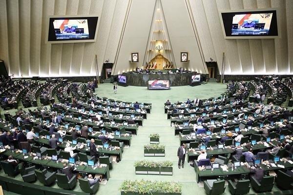 نیمی از ایرانی ها رئیس مجلس را نمی شناسند! ، 68 درصد مردم اصلاً از مجلس رضایت ندارند!